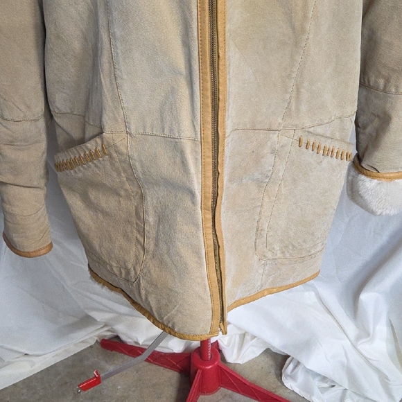Elegant COMINT  Tan Leather Jacket with Cream Lining. Med - Picture 2 of 16